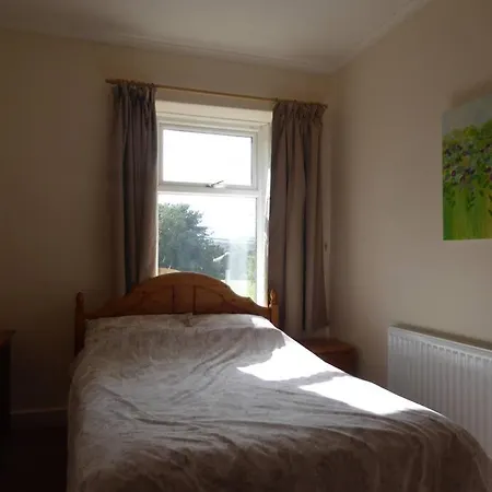 A Comfortable Home-from-home For Walkers. Apartment Shap