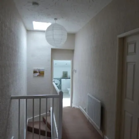A Comfortable Home-from-home For Walkers. Apartment Shap